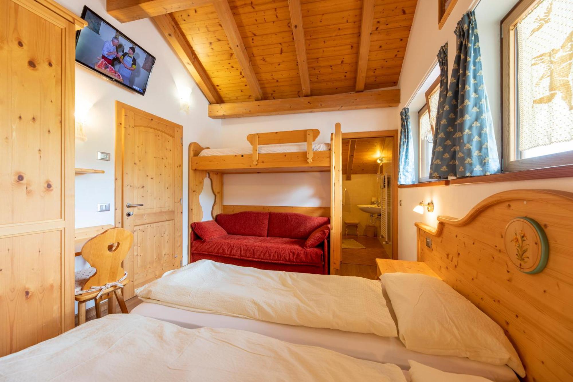 B.& B. Corradini Bed & Breakfast Castello-Molina di Fiemme Exterior photo