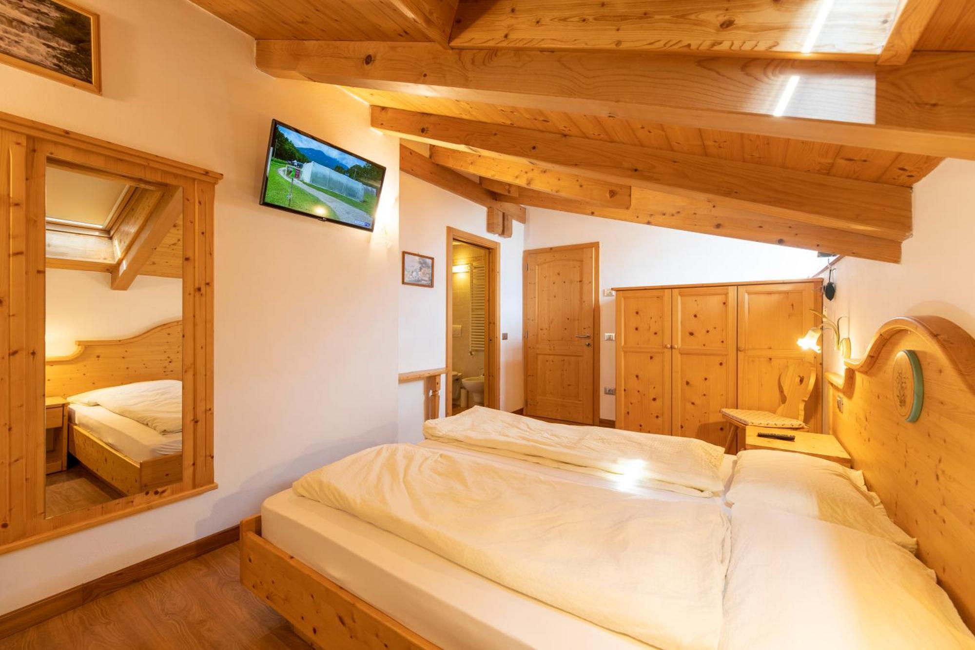 B.& B. Corradini Bed & Breakfast Castello-Molina di Fiemme Exterior photo